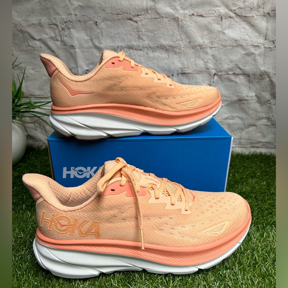 Hoka Clifton 9 Cantaloupe / White women size 10 new with box - Picture 6 of 17